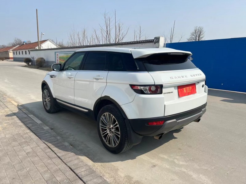 青岛12年路虎极光4