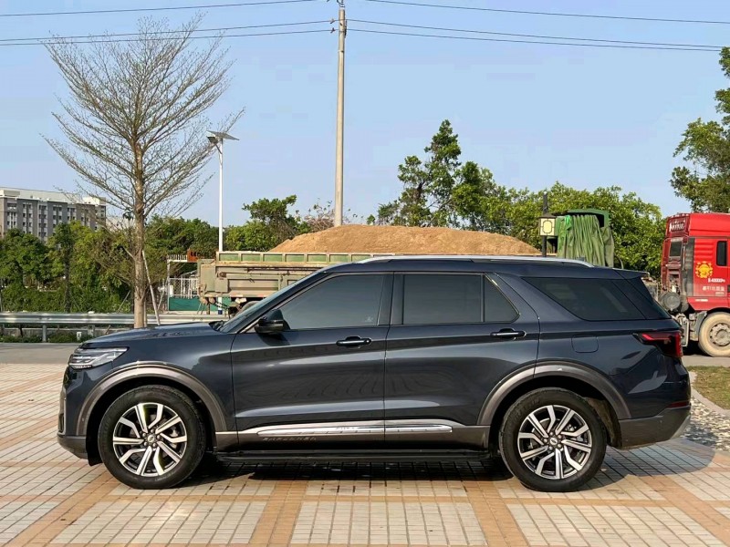 汕头22年福特探险者2