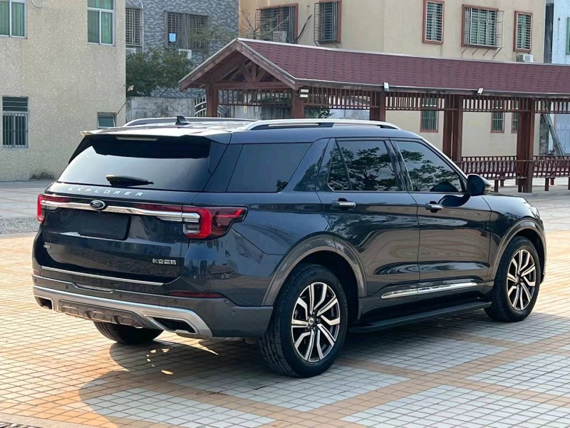 汕头22年福特探险者4