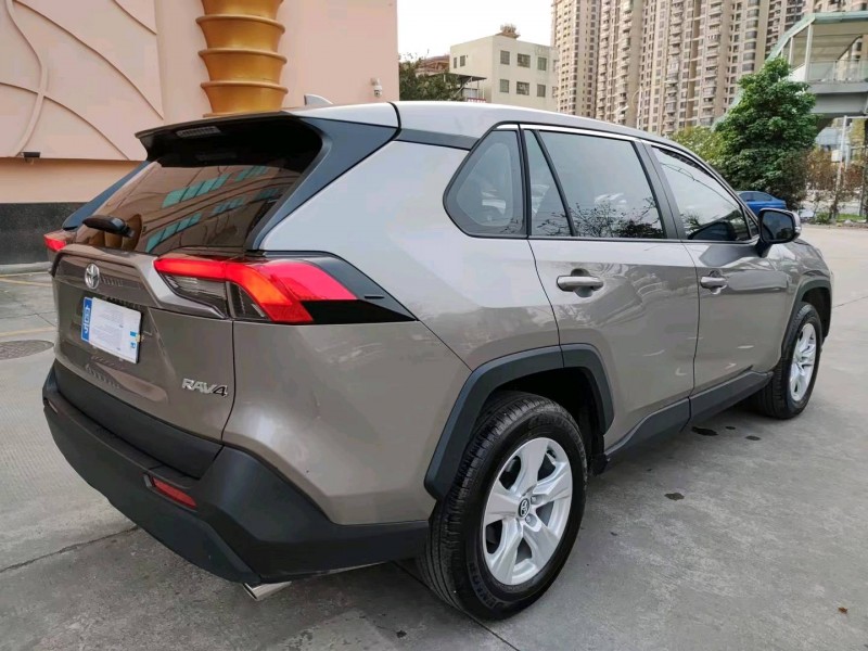 深圳23年丰田RAV4荣放3