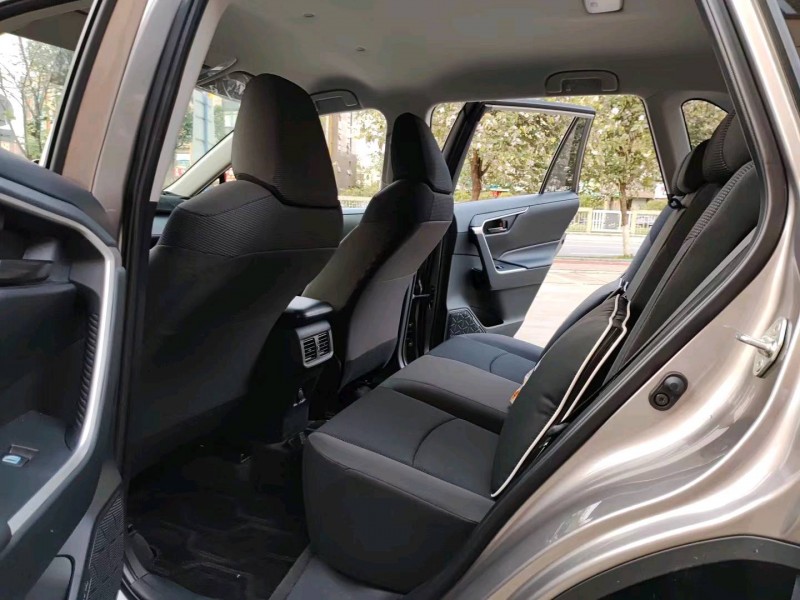 深圳23年丰田RAV4荣放5