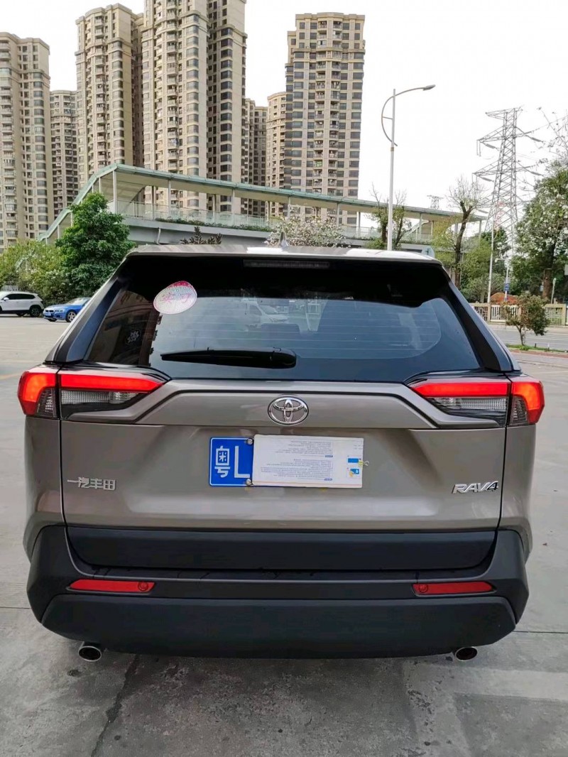 深圳23年丰田RAV4荣放6