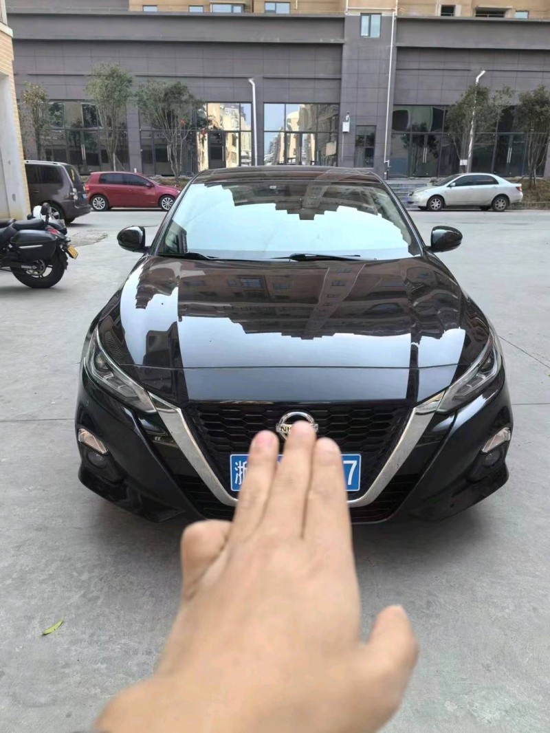 嘉興20年日產天籟1