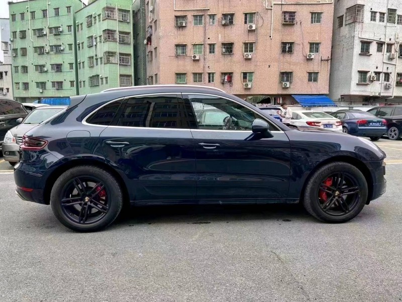 广州17年保时捷Macan5