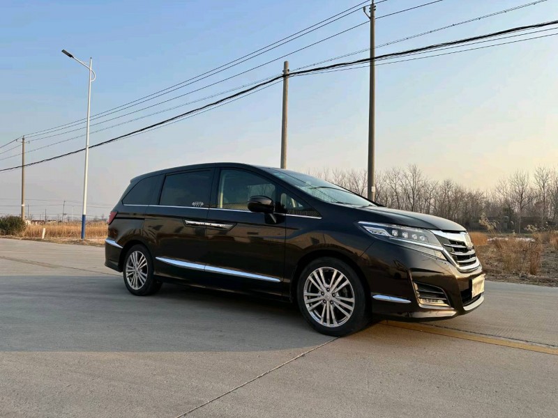 徐州17年本田艾力绅2