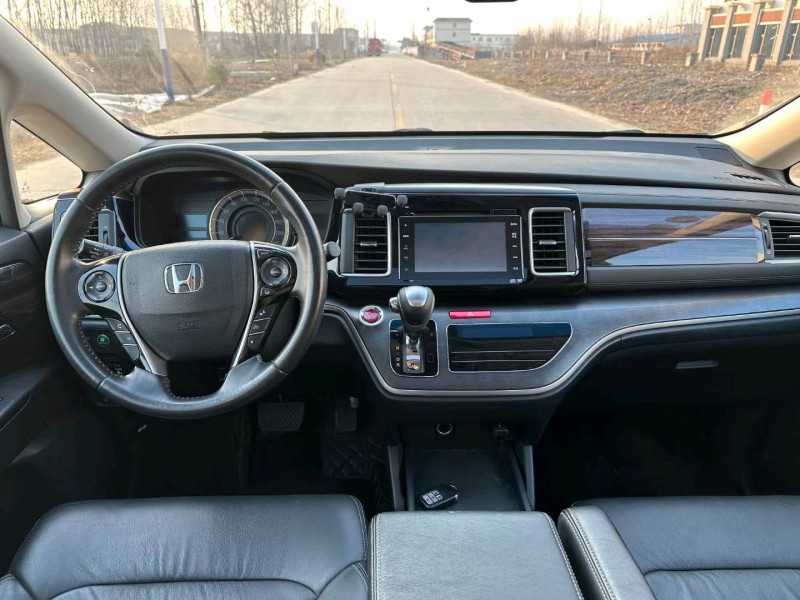 徐州17年本田艾力绅4