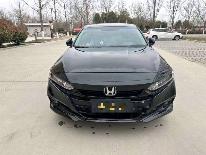 济宁22年本田雅阁1