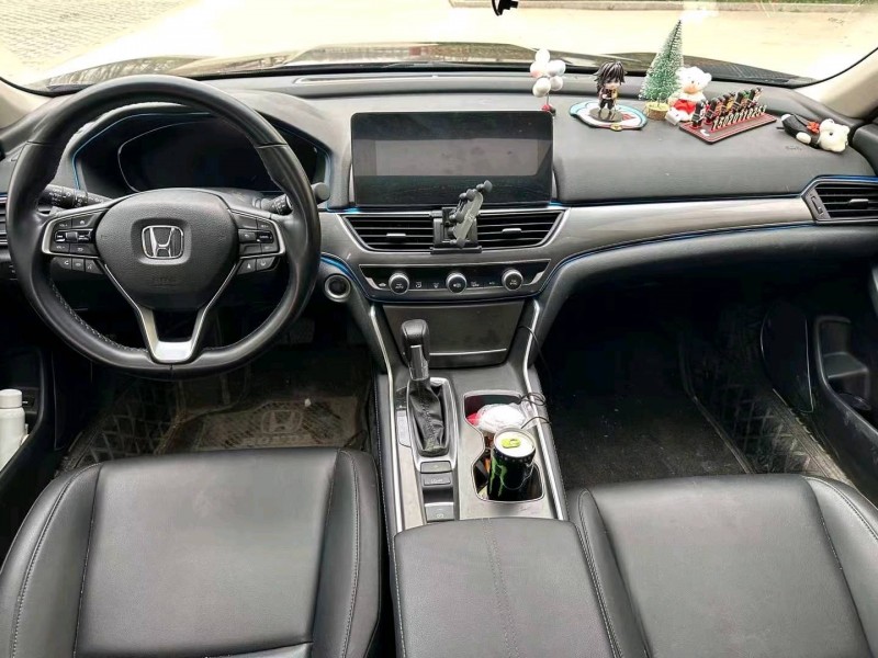 济宁22年本田雅阁4