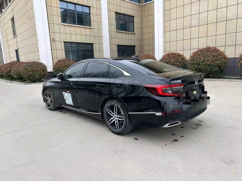 济宁22年本田雅阁8