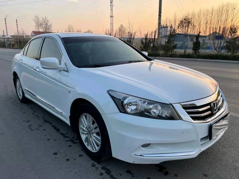 枣庄13年本田雅阁2