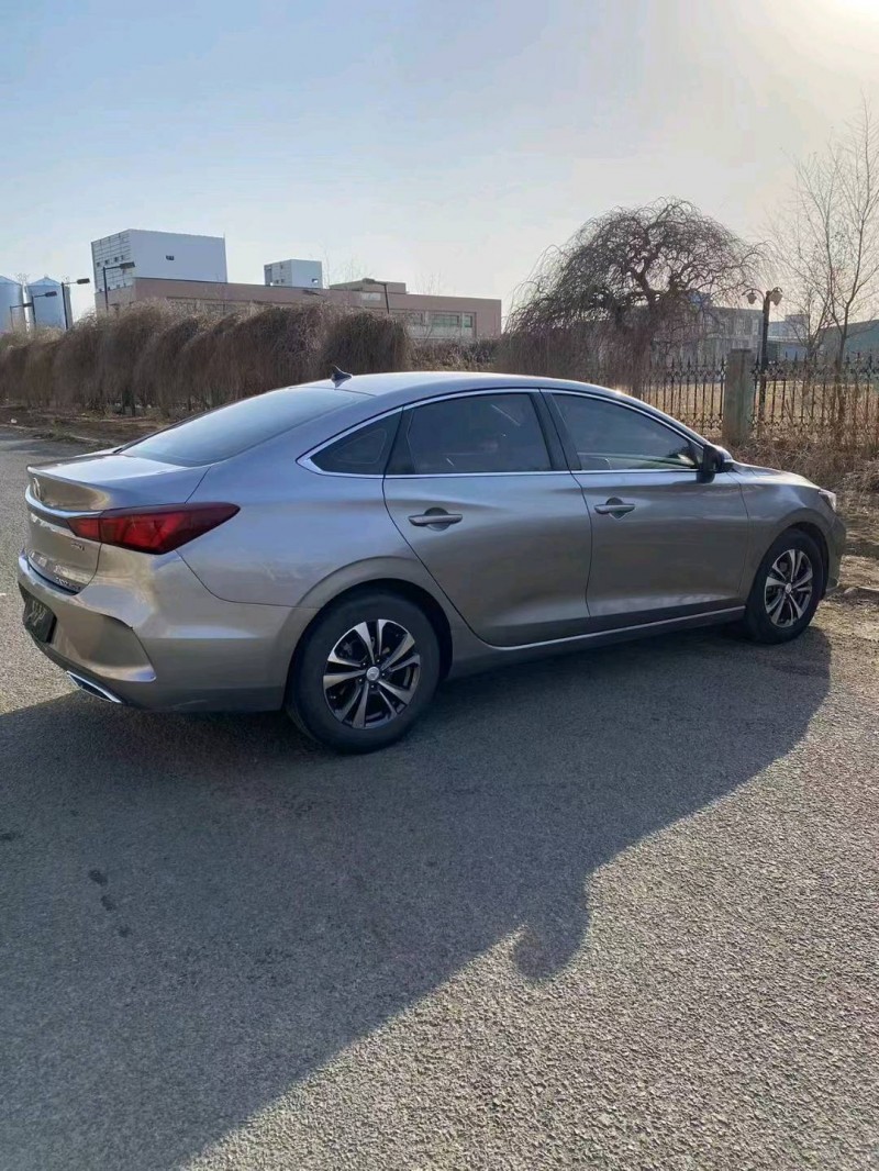 沈陽20年長安汽車逸動7