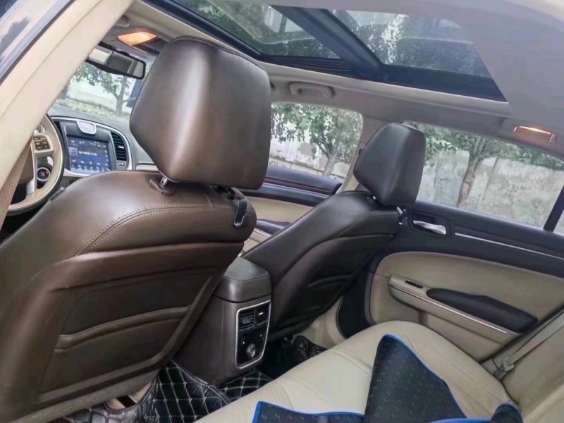 咸陽13年克萊斯勒300C3