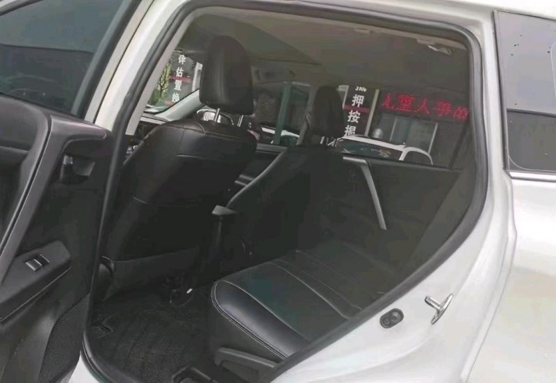 汕头19年丰田RAV4荣放5