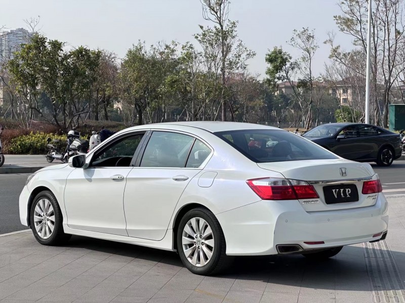 东莞16年本田雅阁4