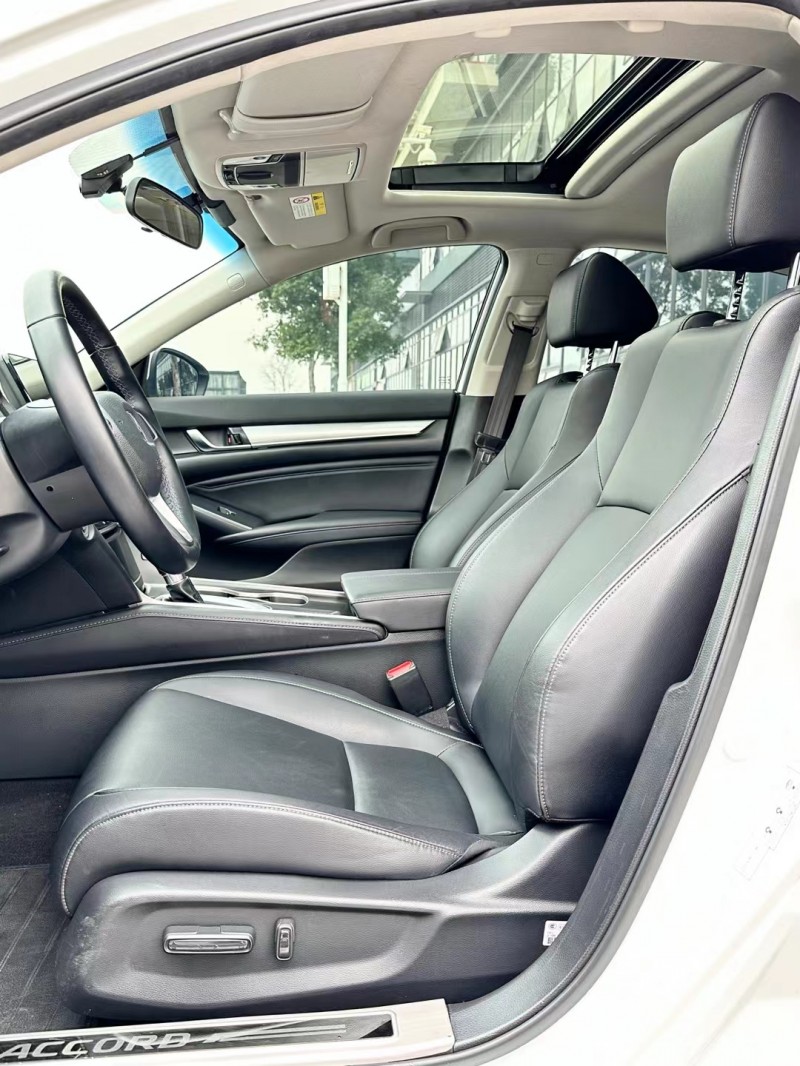 东莞22年本田雅阁4