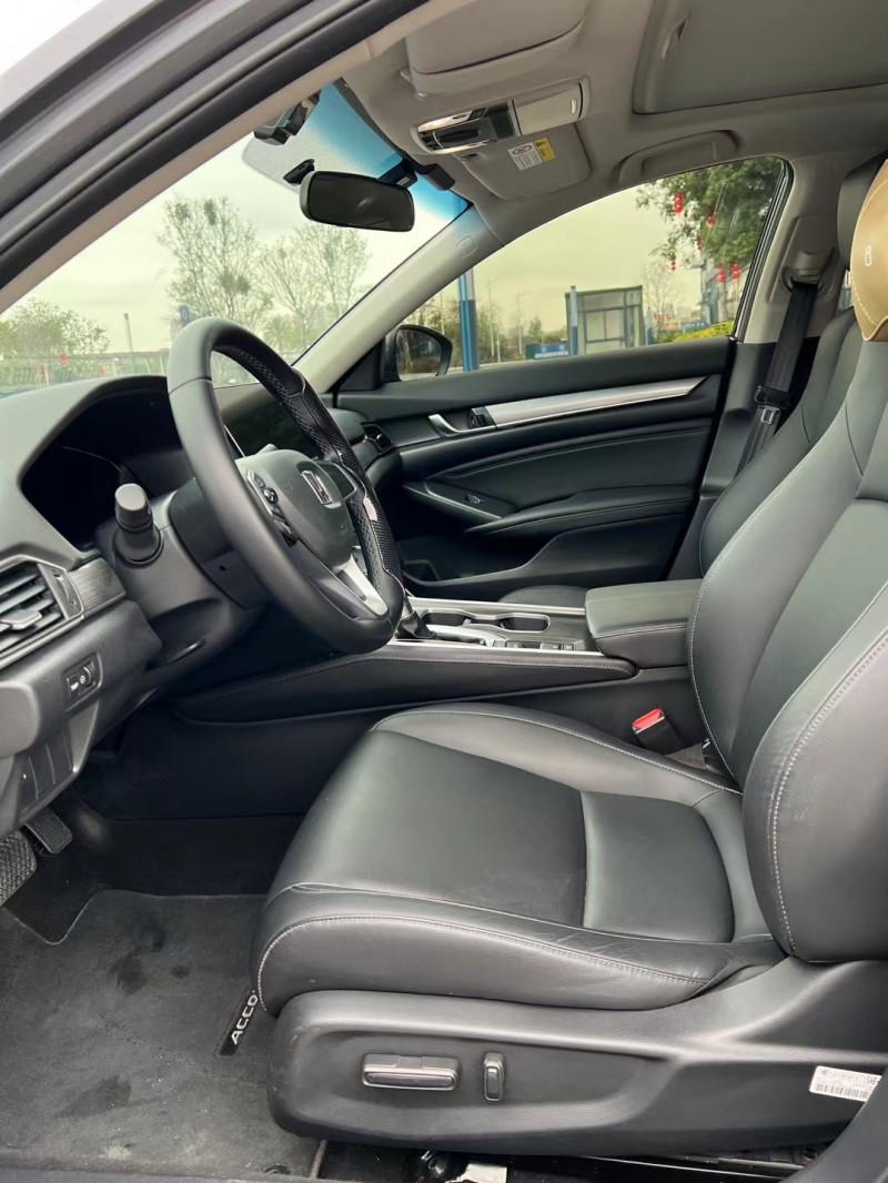 东莞22年本田雅阁4