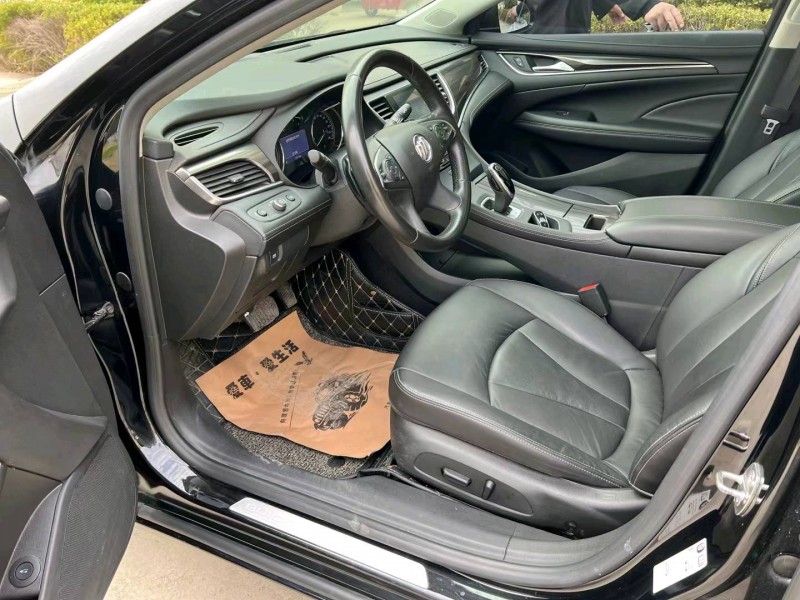 徐州20年别克君越5