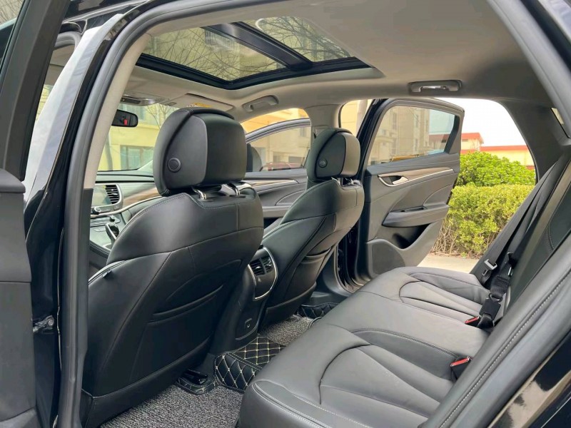 徐州20年别克君越8