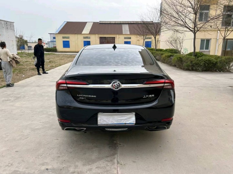 徐州20年别克君越9