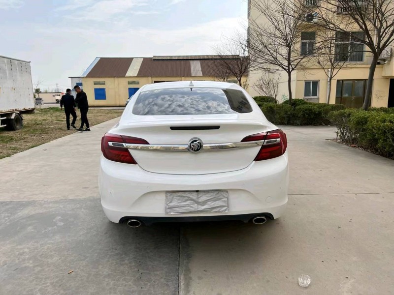 徐州16年别克君威9