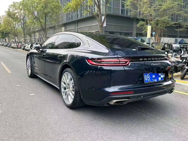 广州18年保时捷帕拉梅拉7