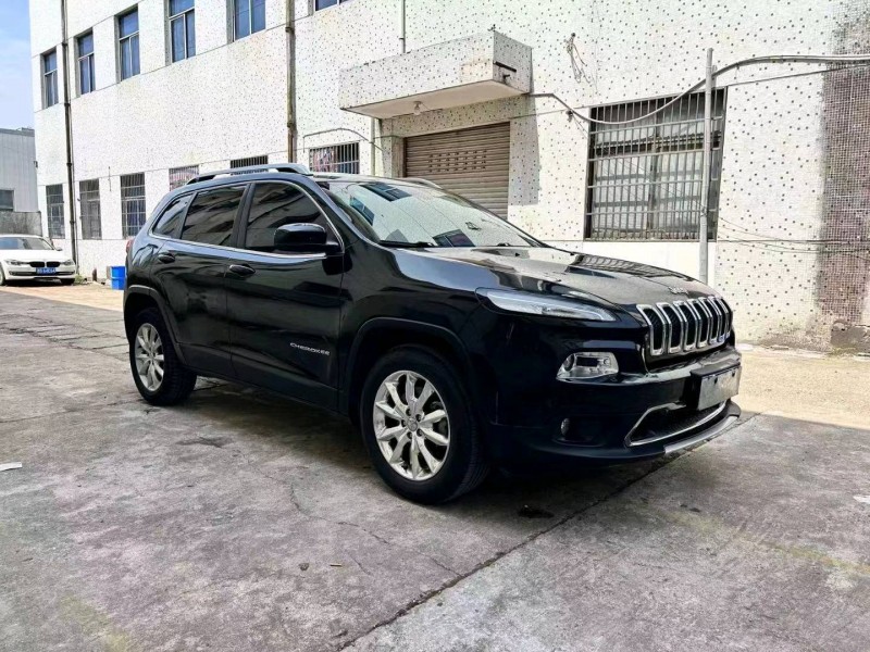 嘉興15年Jeep自由光2