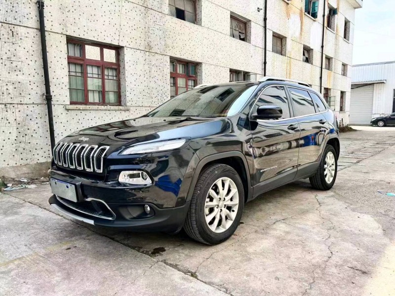 嘉興15年Jeep自由光3