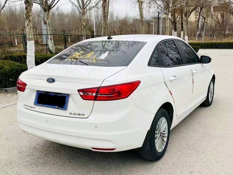 聊城18年福特福克斯4