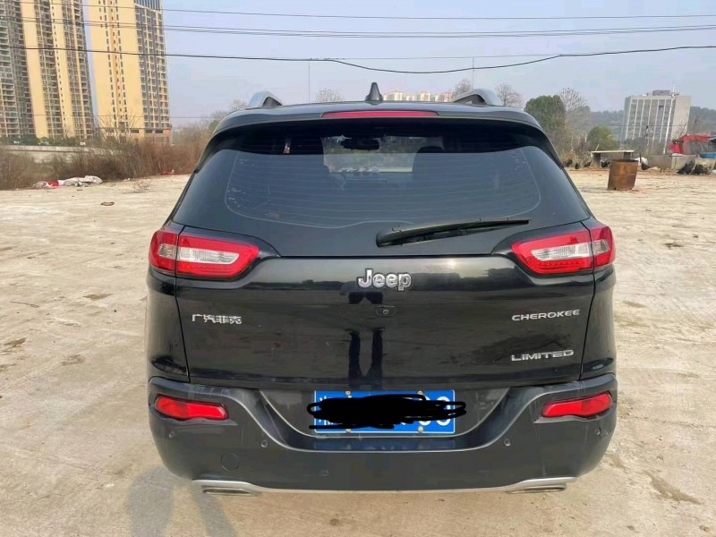 邵阳18年Jeep自由光2