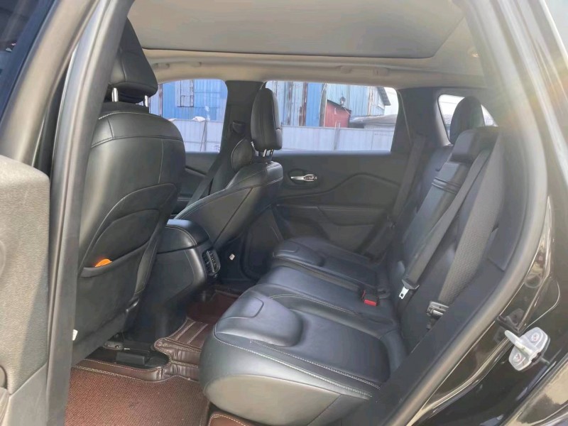 邵阳18年Jeep自由光4