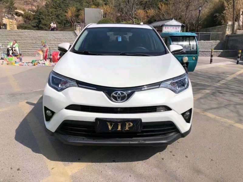 枣庄18年丰田RAV4荣放1