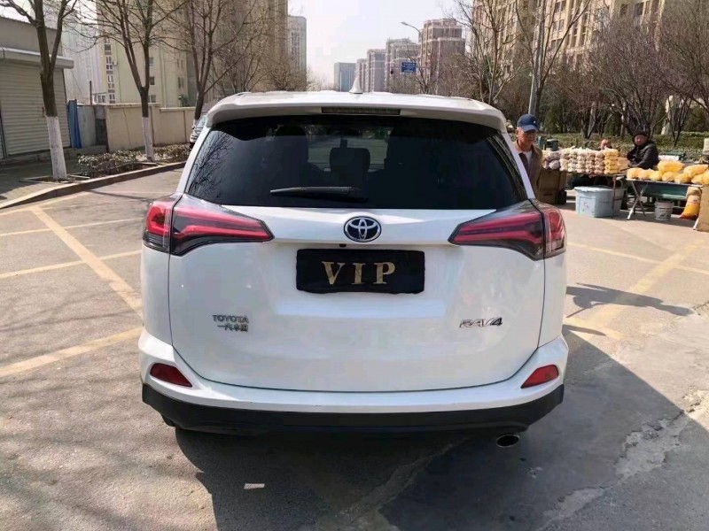 枣庄18年丰田RAV4荣放9