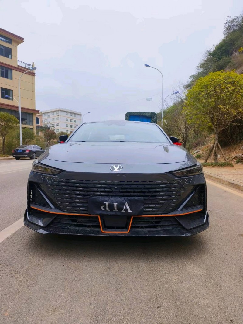 黔西南23年長安汽車UNI-V1