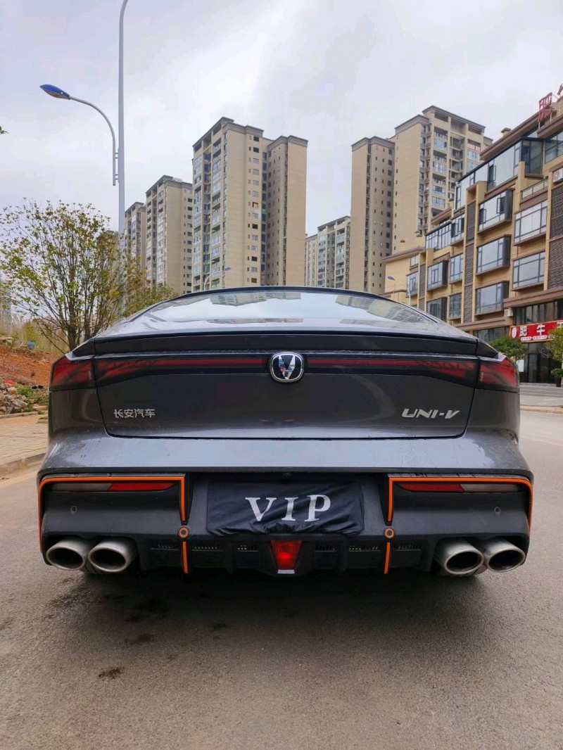 黔西南23年長安汽車UNI-V3
