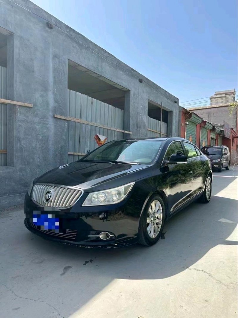 潍坊12年别克君越3