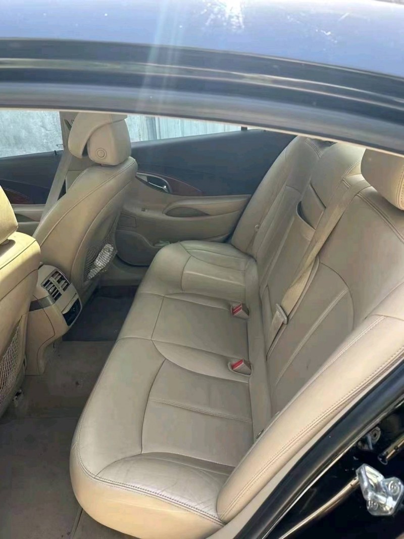 潍坊12年别克君越5