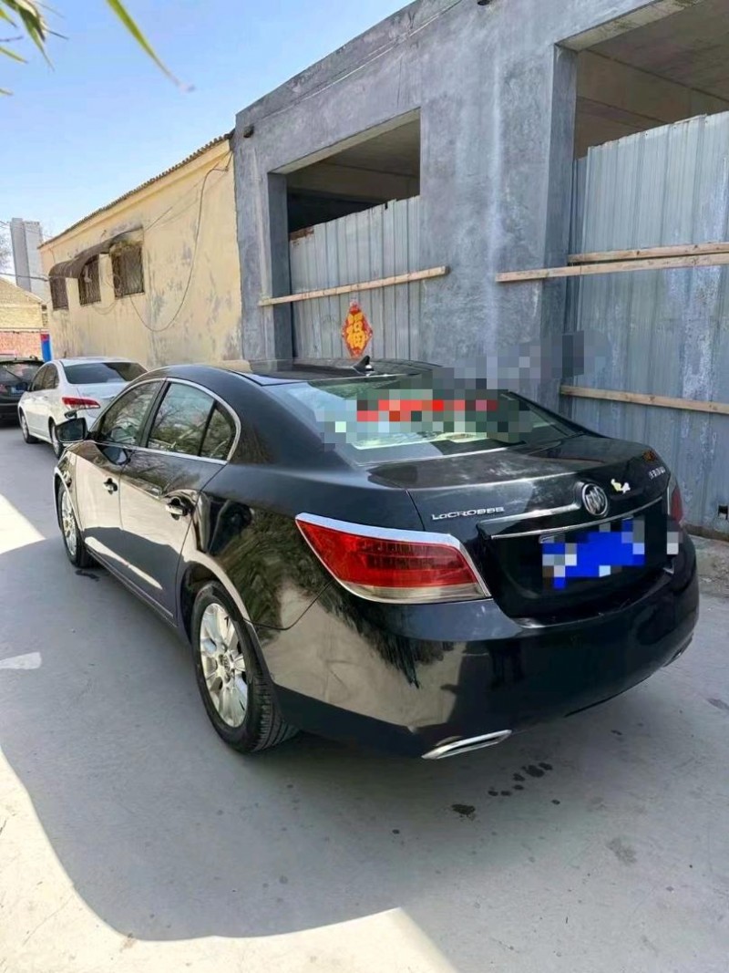 潍坊12年别克君越7