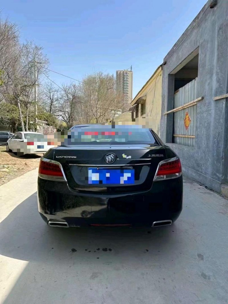 潍坊12年别克君越9