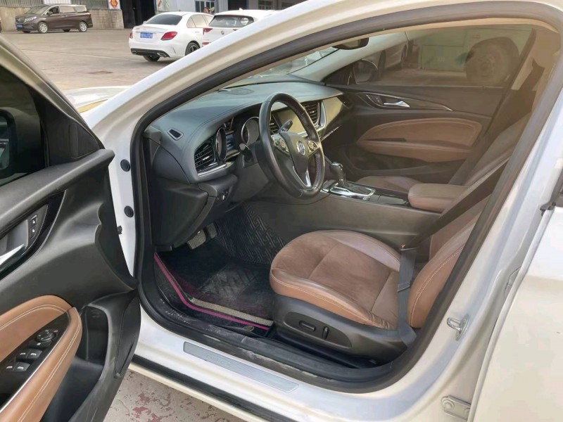 徐州19年别克君威6