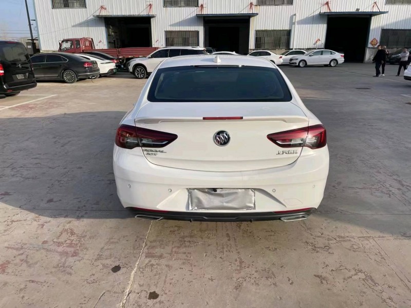 徐州19年别克君威9