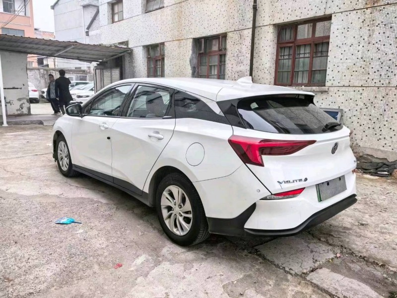 台州23年别克微蓝5