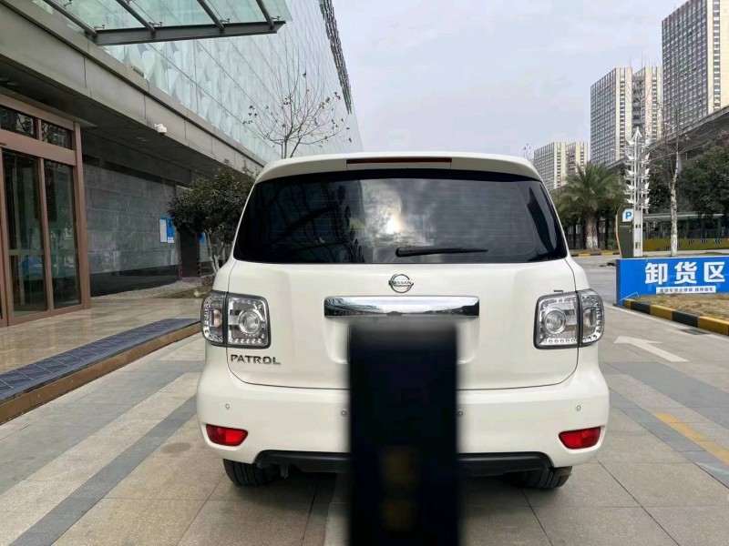 宜昌18年日产途乐7