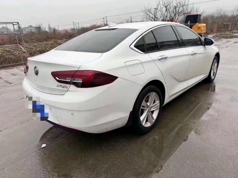 徐州19年别克君威8