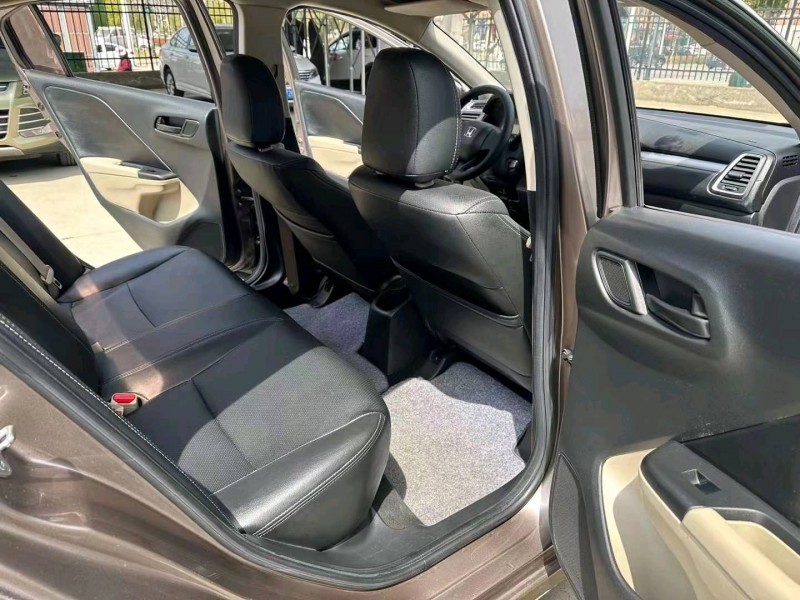 珠海17年本田哥瑞4