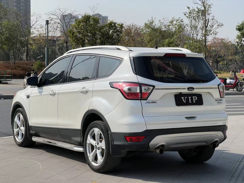 东莞17年福特翼虎4