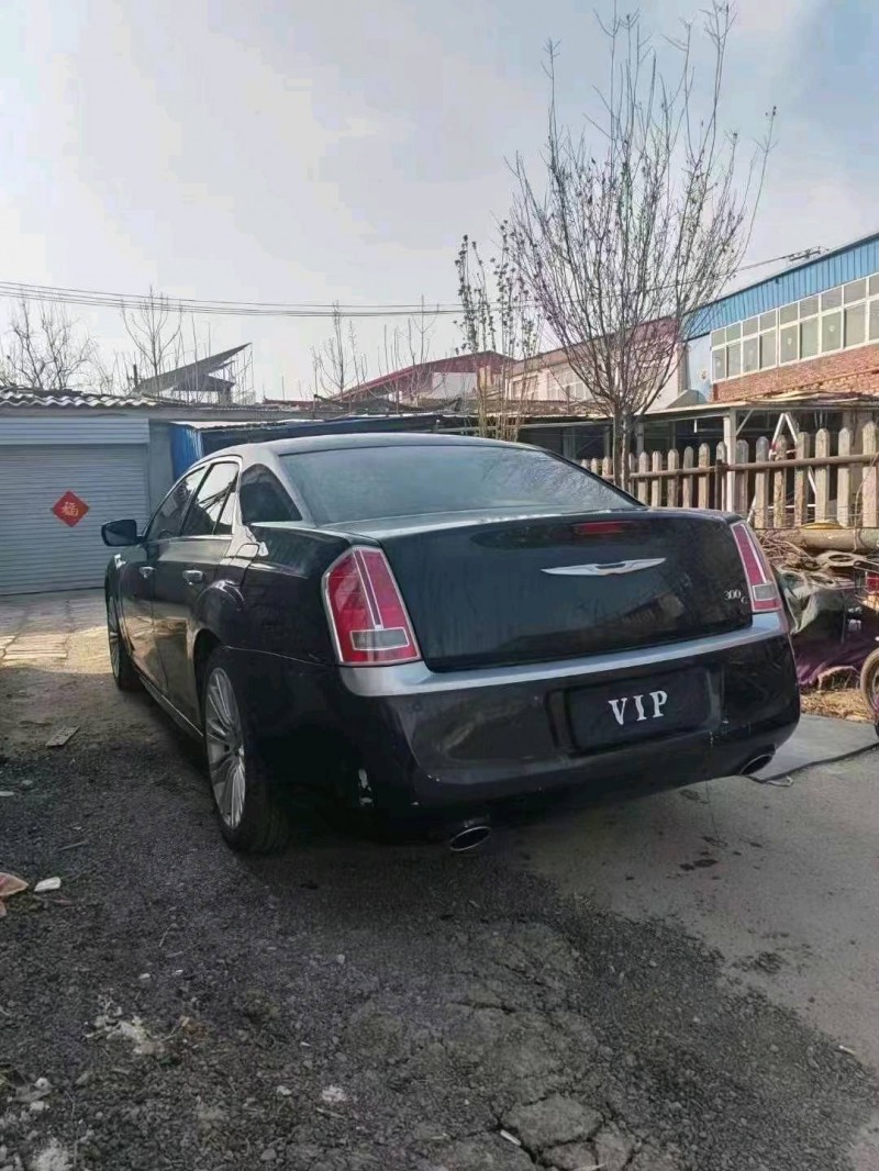 邯郸15年克莱斯勒300C4