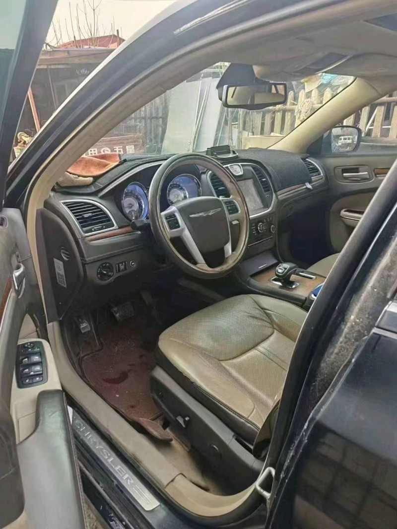 邯郸15年克莱斯勒300C5