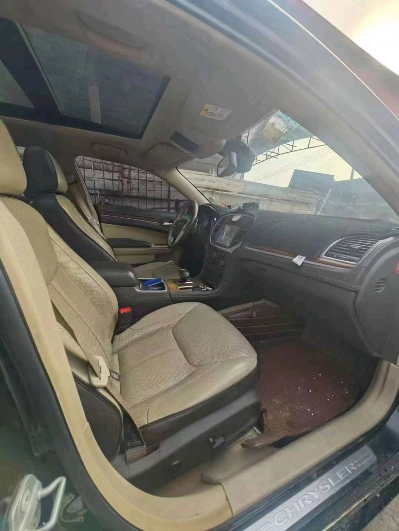 邯郸15年克莱斯勒300C9