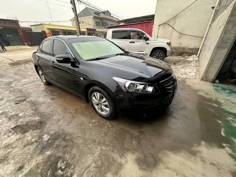 沧州11年本田雅阁3