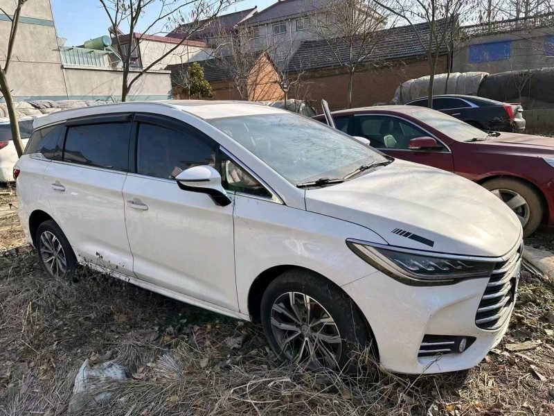 菏泽19年比亚迪宋2